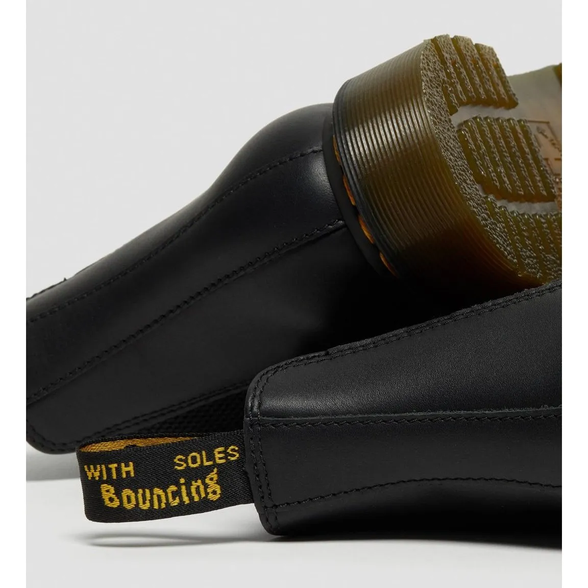 2976 Chelsea Boot by Dr. Martens