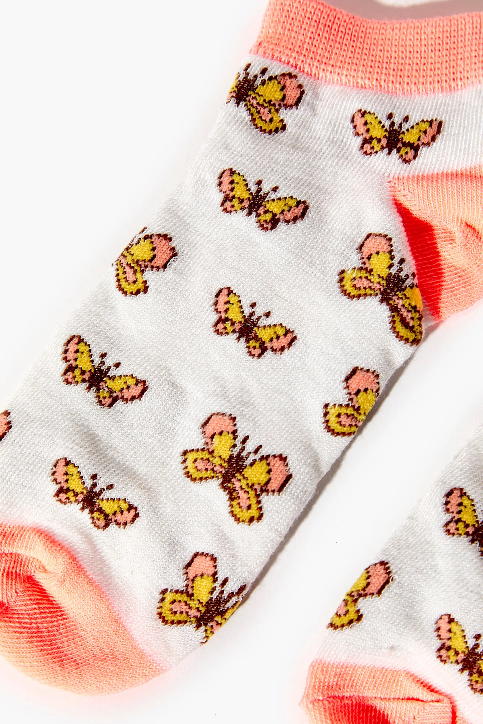 Butterfly pattern ankle socks.