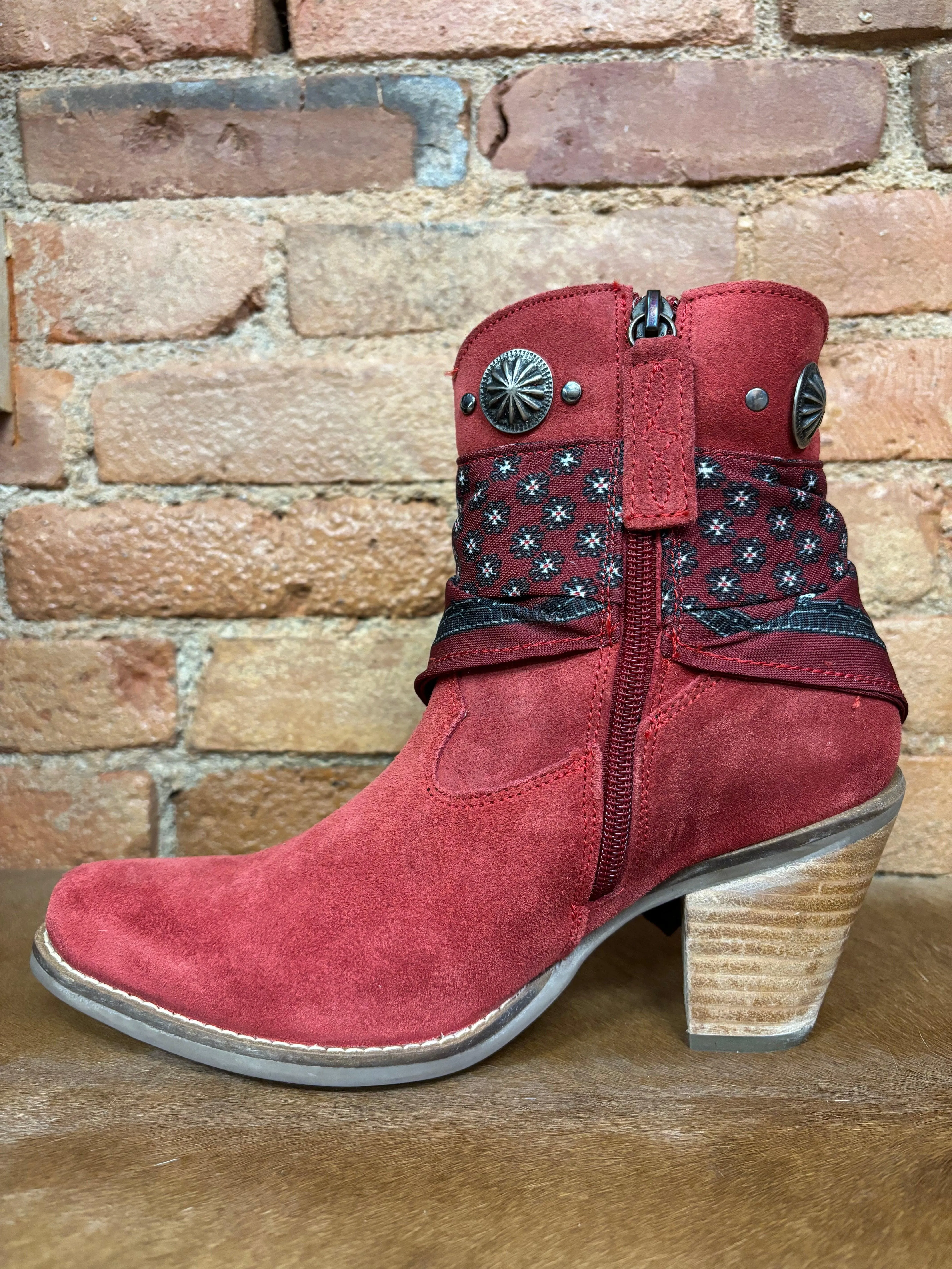 Dingo Red Bandida Cowgirl Ankle Booties