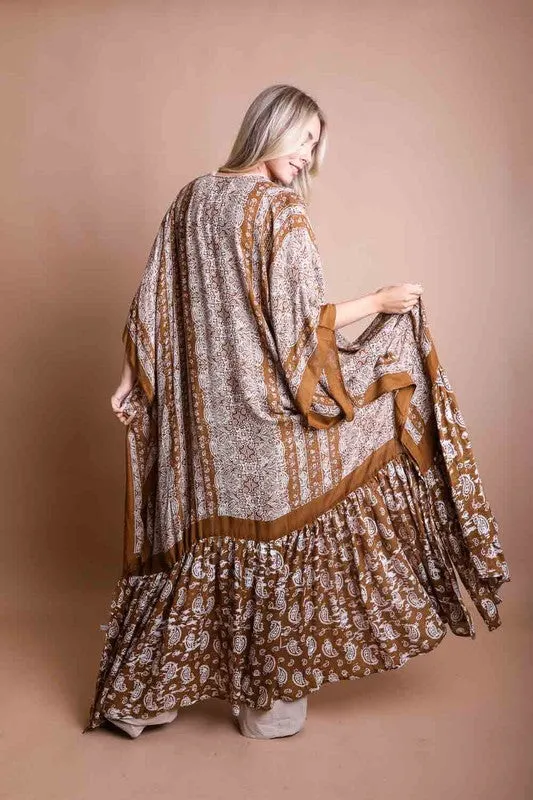 Paisley Kimono-Style Tapestry with Fluid Movement